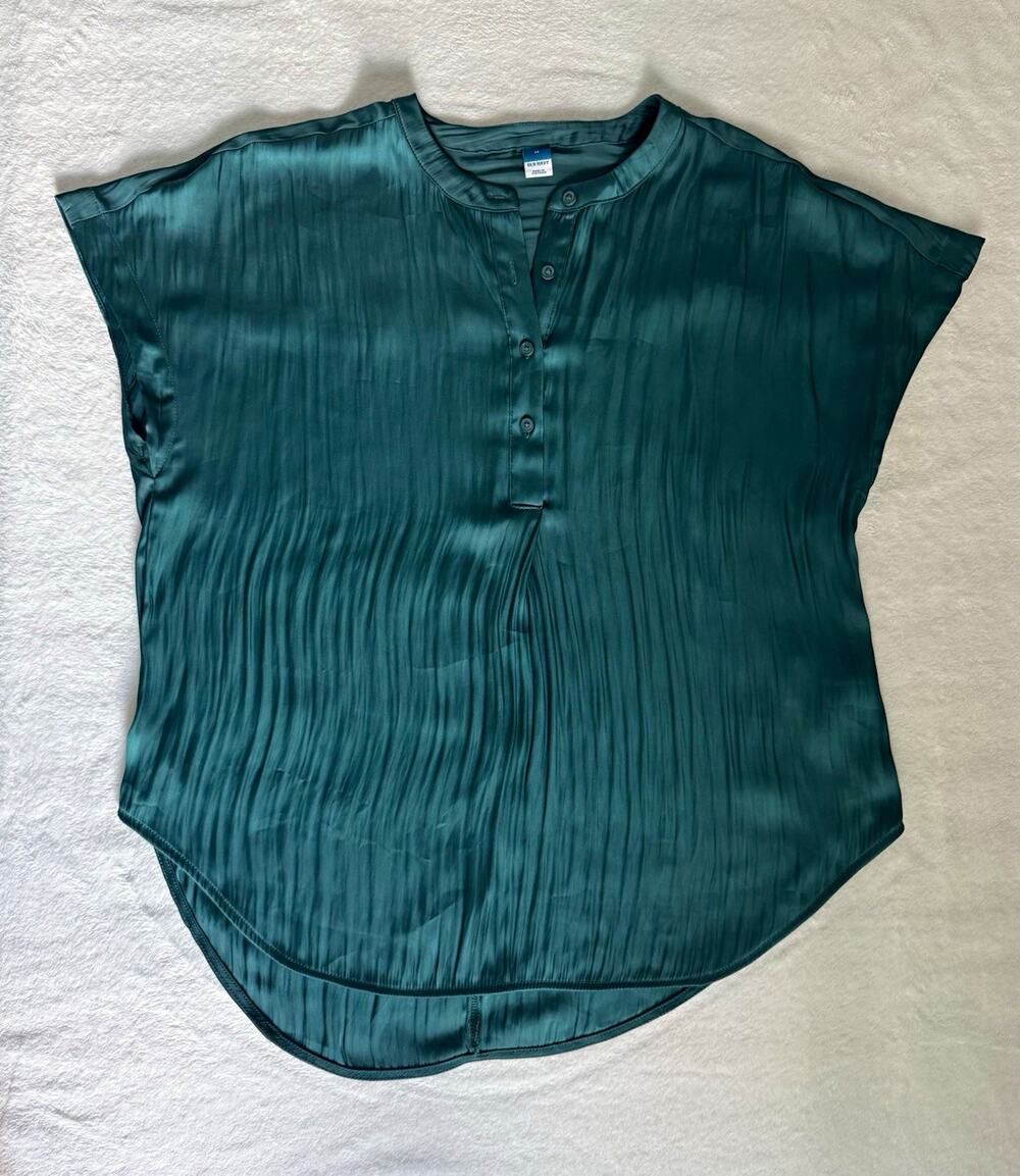 Old Navy Women's Green Satin Polyester Pleated Button Front Blouse Size M
